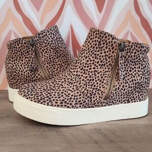 Universal Thread wedges size 6.5 leopard